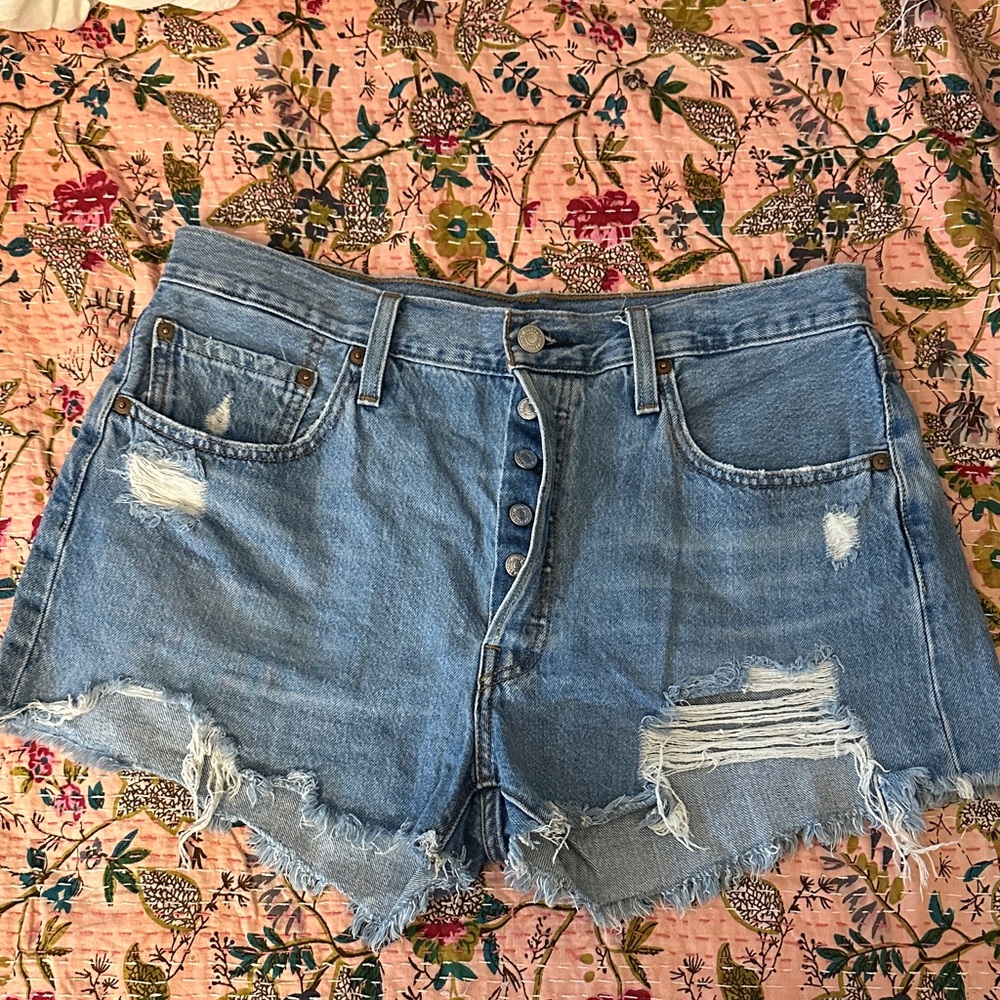 Levi’s 501 Original Fit Distressed Denim Women Shorts